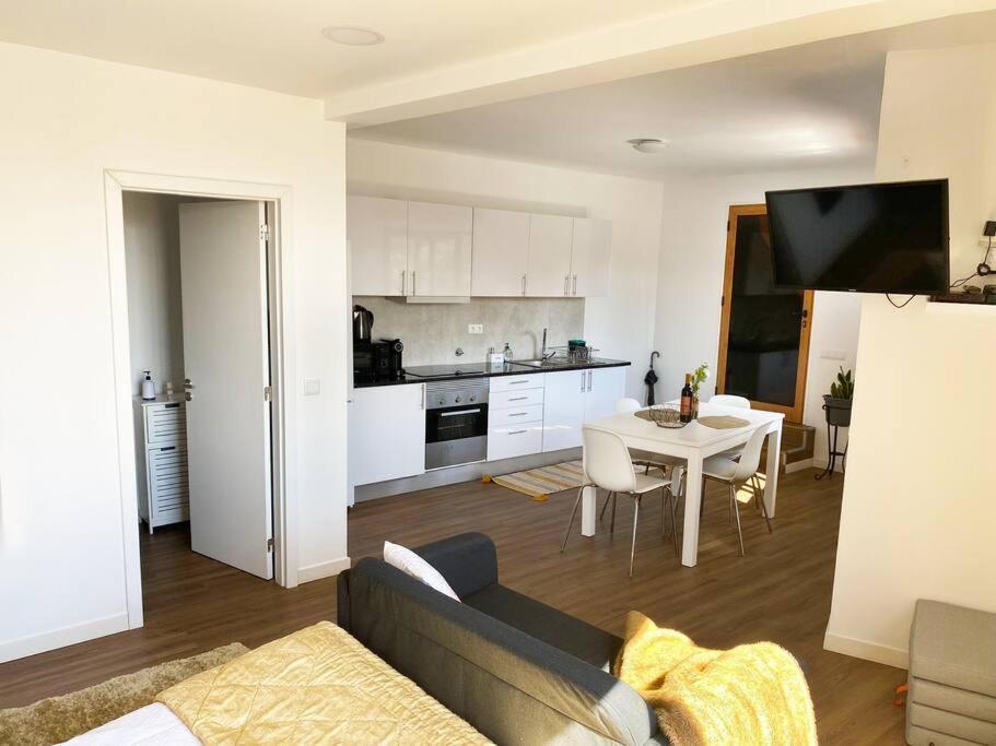 Machico Center W/ Terrace 5 Min Beach Bagian luar foto